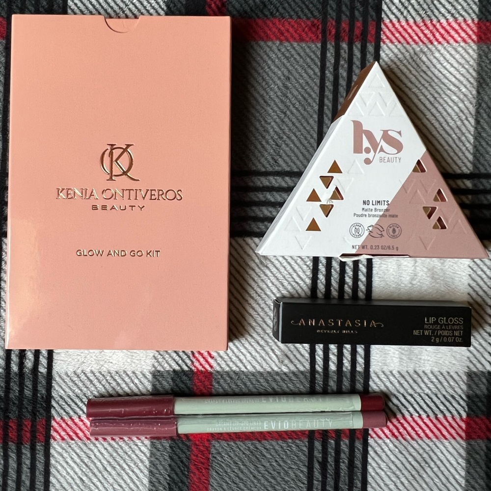 Brand new makeup bundle in original packaging
